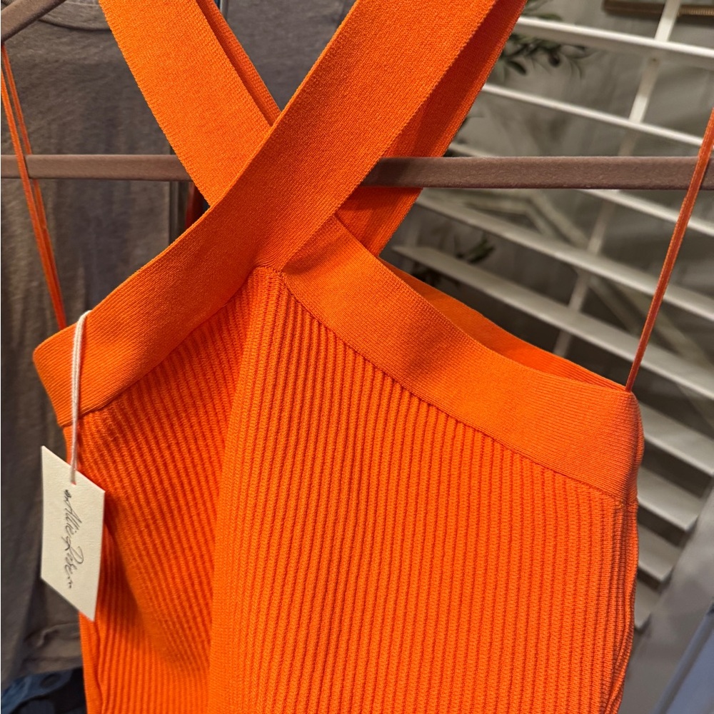 NWT Orange Ribbed Women's Top - Picture 4 of 5